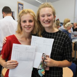 ALevelResultsDay180816 025